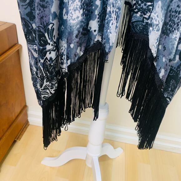 Avenue One Size Short Sleeve Open Shawl Cardigan Kimono Slate Blue Grey Fringe - Picture 7 of 9